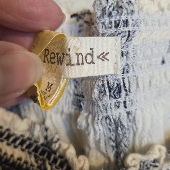 Rewind Off-Shoulder Floral Top - Black and White - Picture 3 of 5